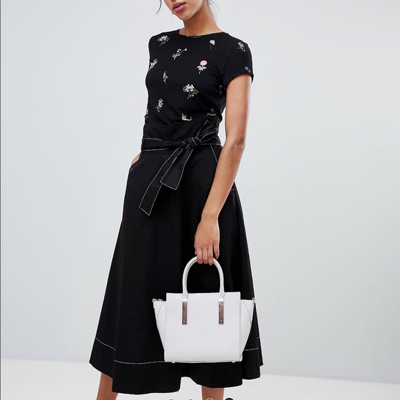 Ted Baker Tops - Ted Baker top with embroidery final price⛔️⛔️